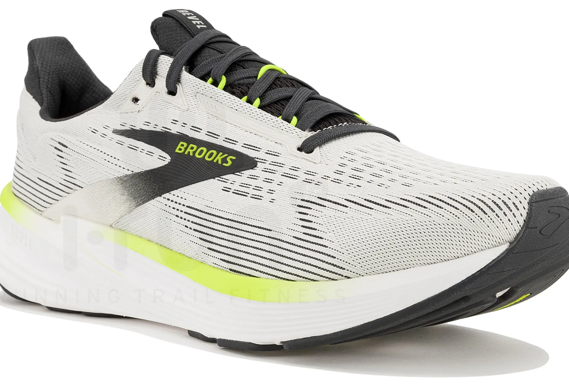 Brooks Revel 8