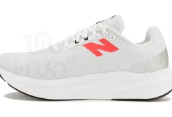 New Balance FuelCell Propel V5