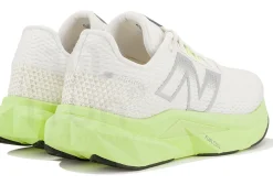 New Balance FuelCell Propel V5