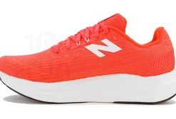 New Balance FuelCell Propel V5