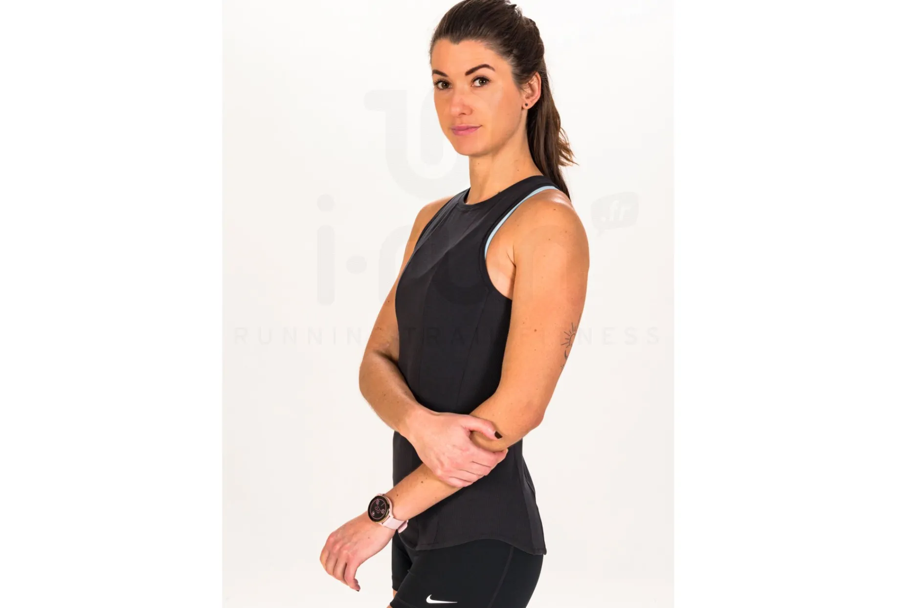 Nike camiseta de tirantes Yoga Luxe
