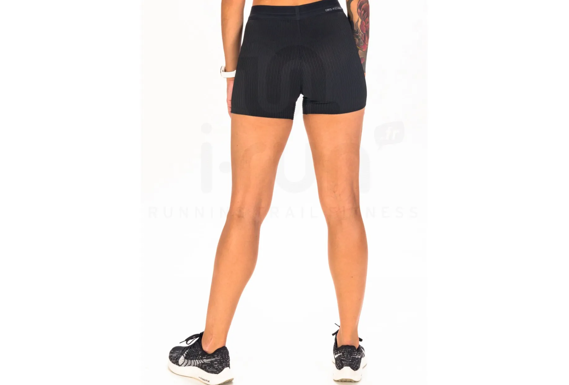 Nike pantalón corto AeroSwift