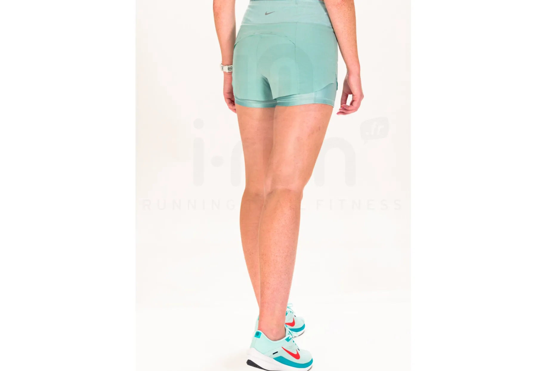 Nike pantalón corto Dri-Fit Swift 2 en 1
