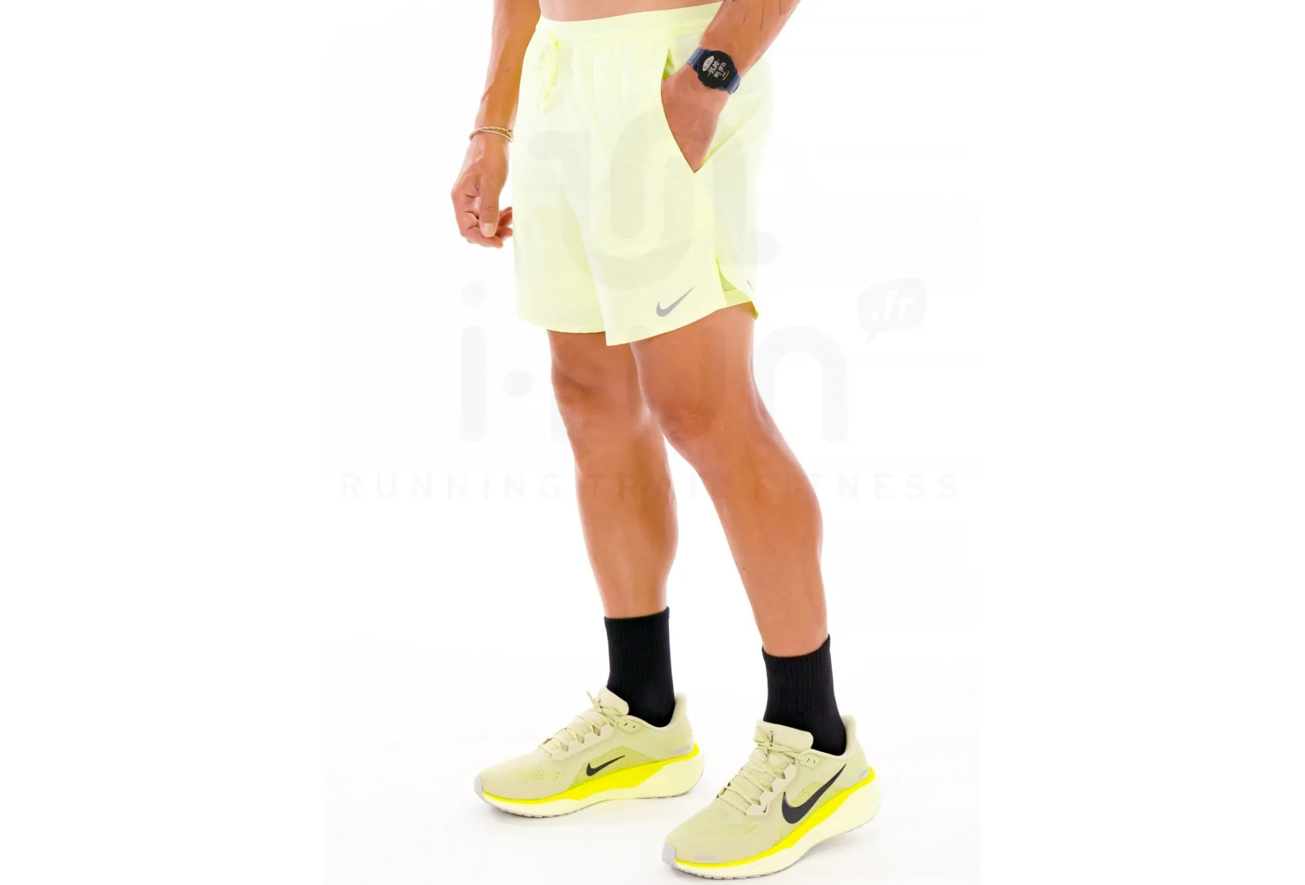 Nike pantalón corto Stride 2 en 1