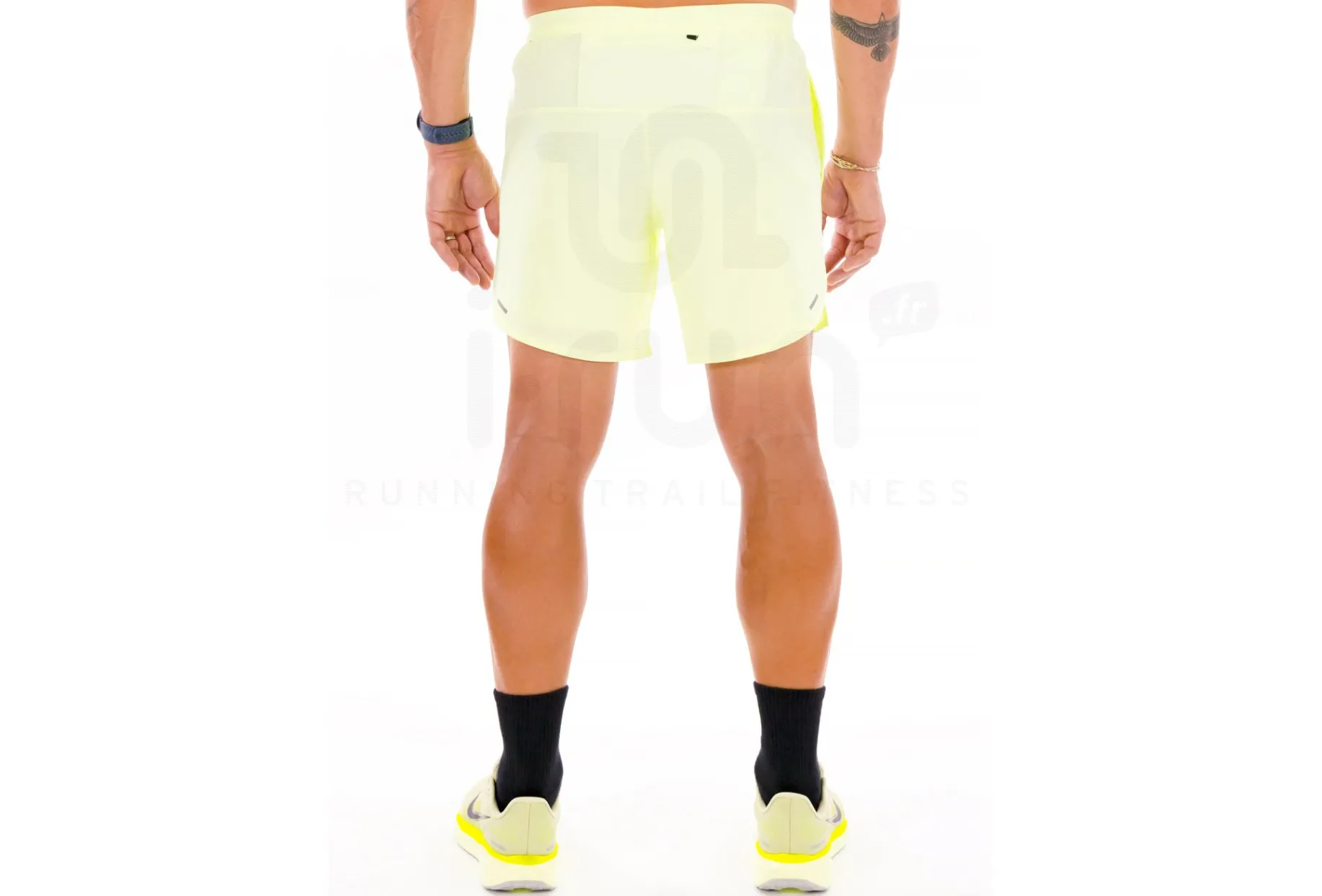 Nike pantalón corto Stride 2 en 1