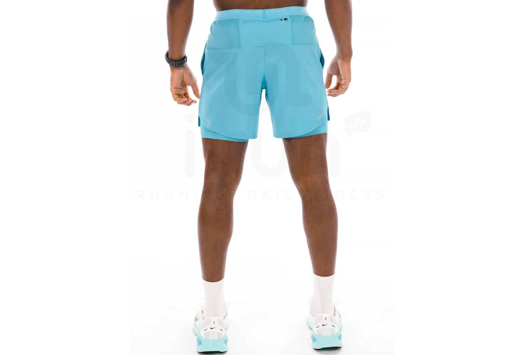 Nike pantalón corto Stride 2 en 1