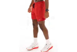 Nike pantalón corto Stride 2 en 1