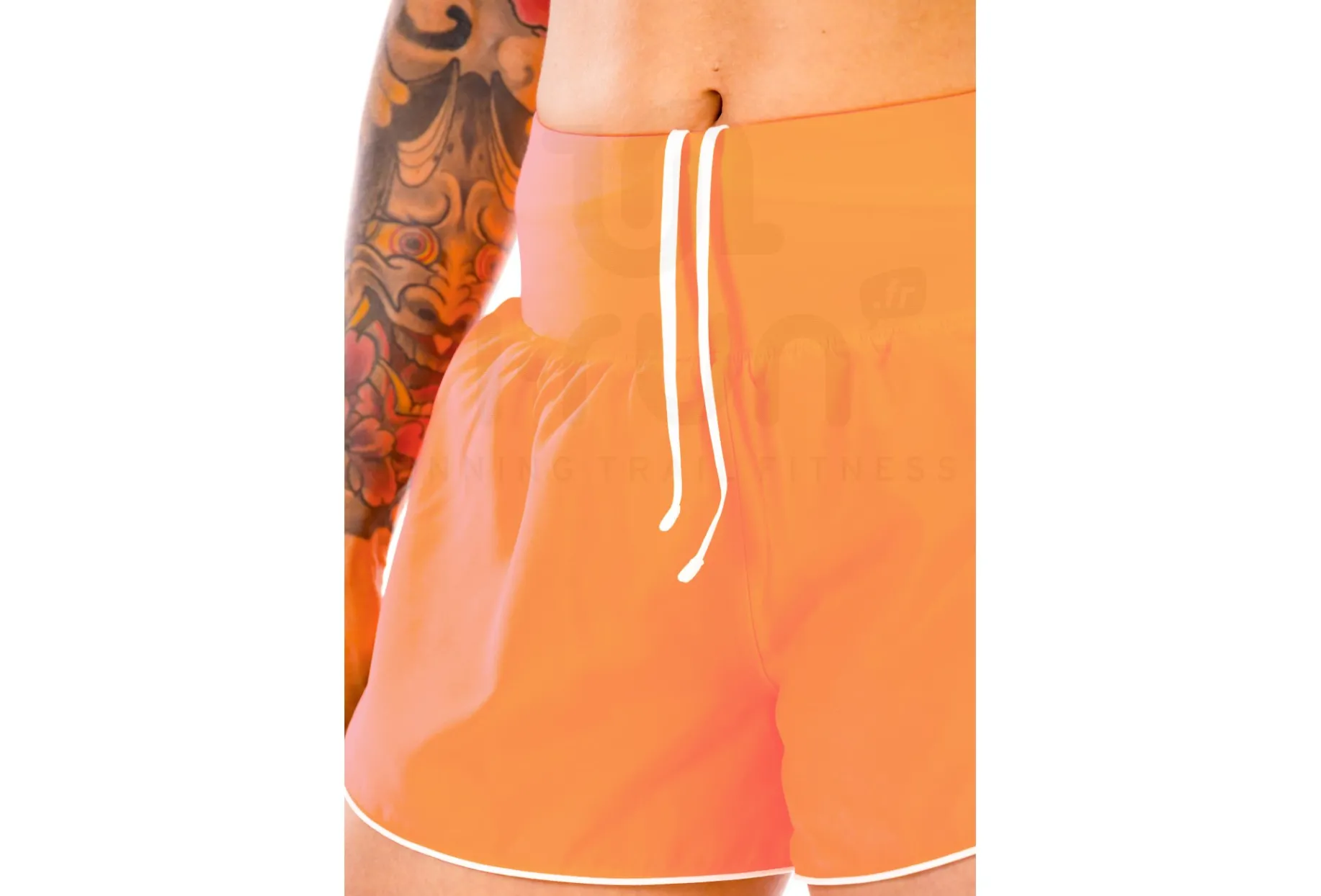 Nike Tempo Flow Swoosh