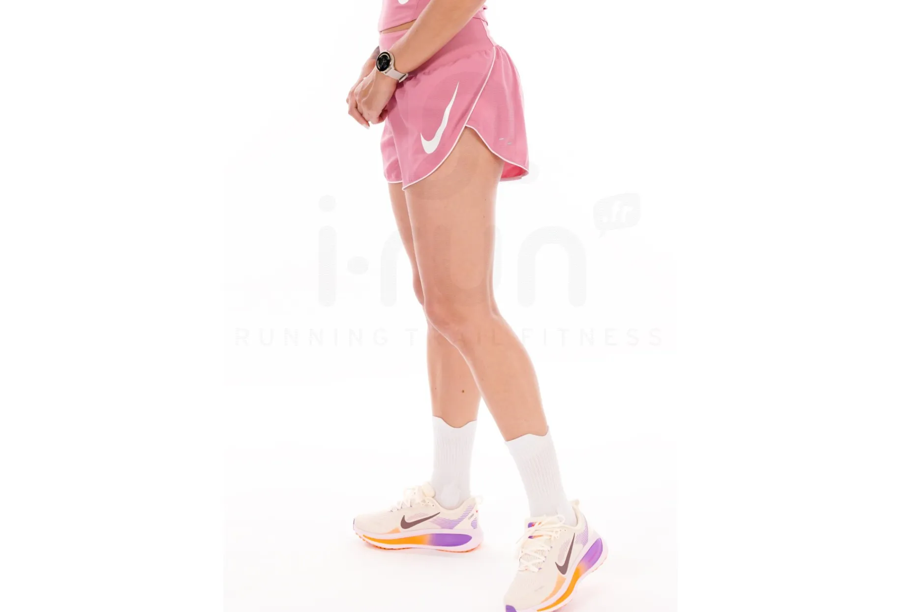 Nike Tempo Flow Swoosh