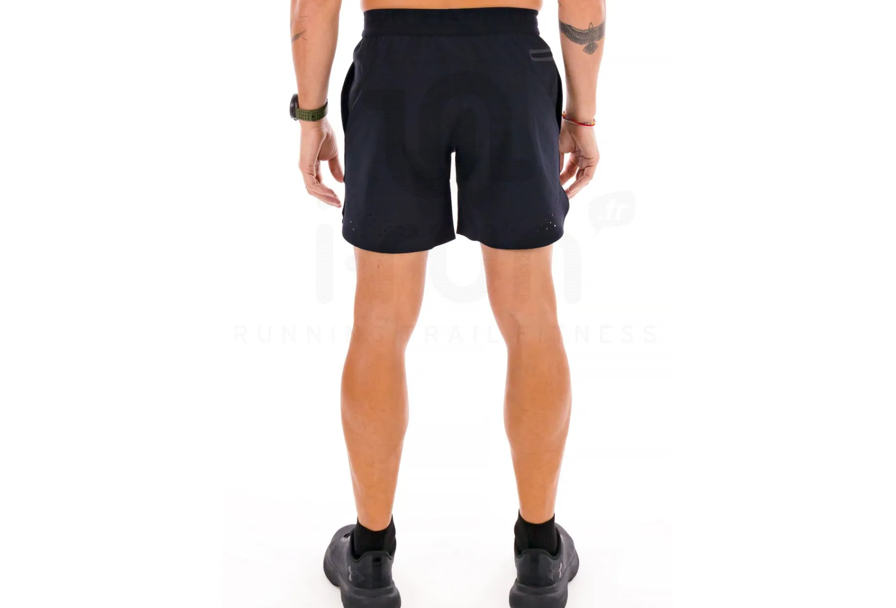 Under Armour pantalón corto Peak Woven