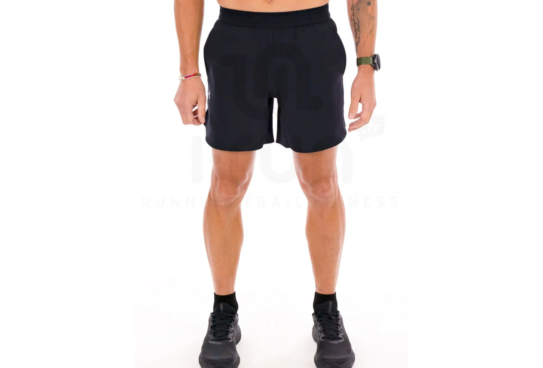 Under Armour pantalón corto Peak Woven