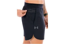 Under Armour pantalón corto Peak Woven